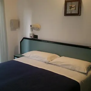 Caravelle 2*, Riccione Italia